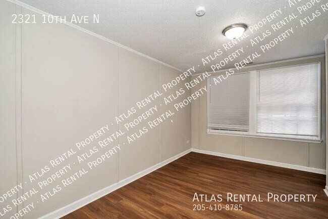 Building Photo - 2321 10th Ave N