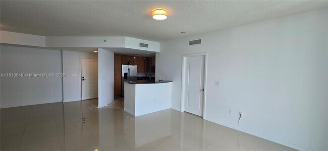 Building Photo - 7910 Harbor Island Dr
