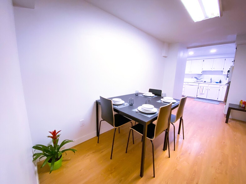 Building Photo - 4532 S Briarcreek Dr