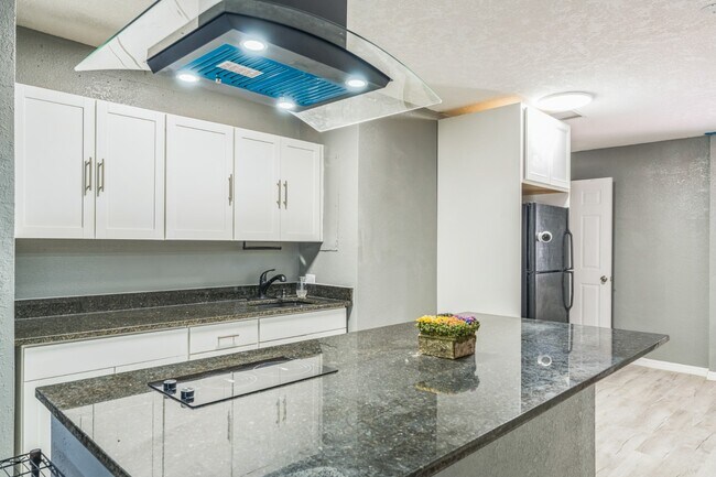 Building Photo - 465 Rio Grande Ln