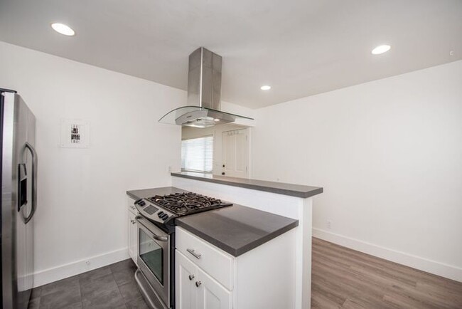 Building Photo - East Side Gem