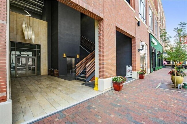 Building Photo - 232 19th St NW