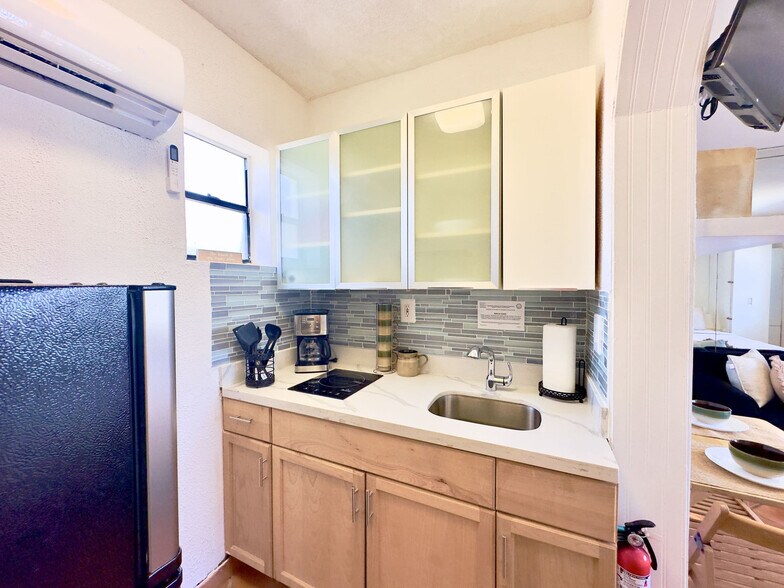 Building Photo - 104 Harding St