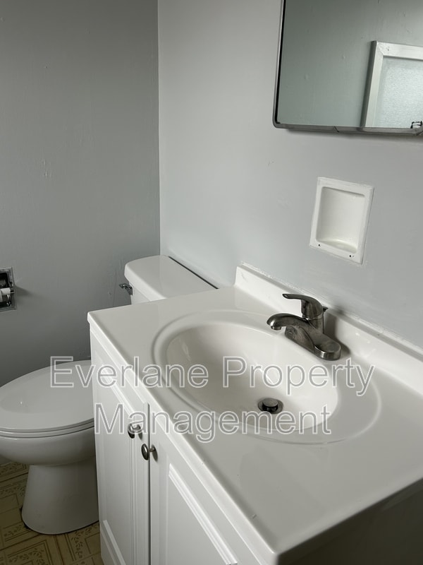 Building Photo - 6713 E 52nd St.