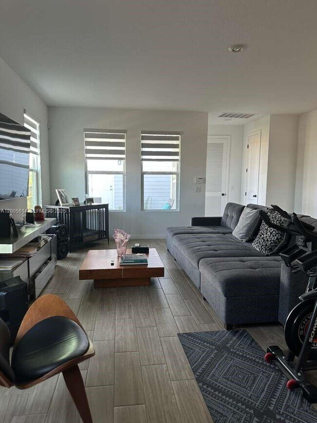 Building Photo - 2952 Embark Trl