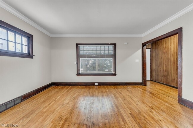 Building Photo - 9609 Sladden Ave