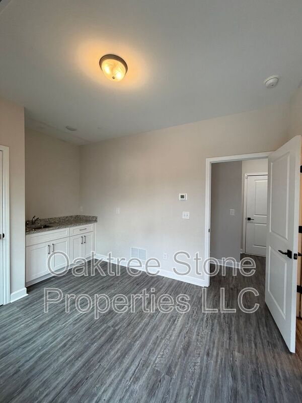 Building Photo - 1985 North St NW