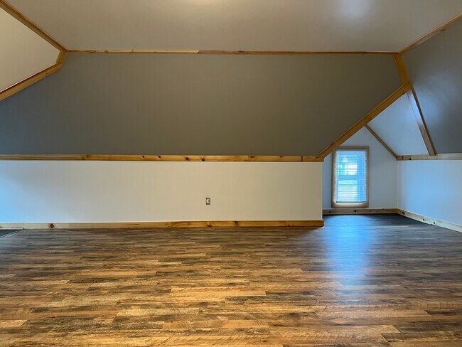 Bedroom 3/Loft - 402 Brandon St