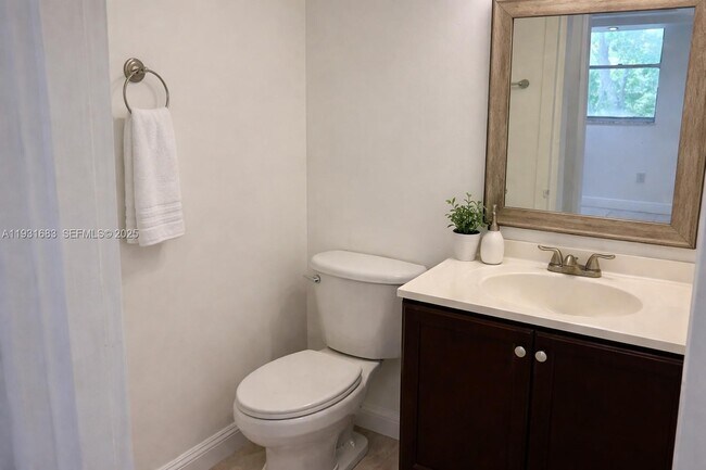 Building Photo - 1805 Sans Souci Blvd