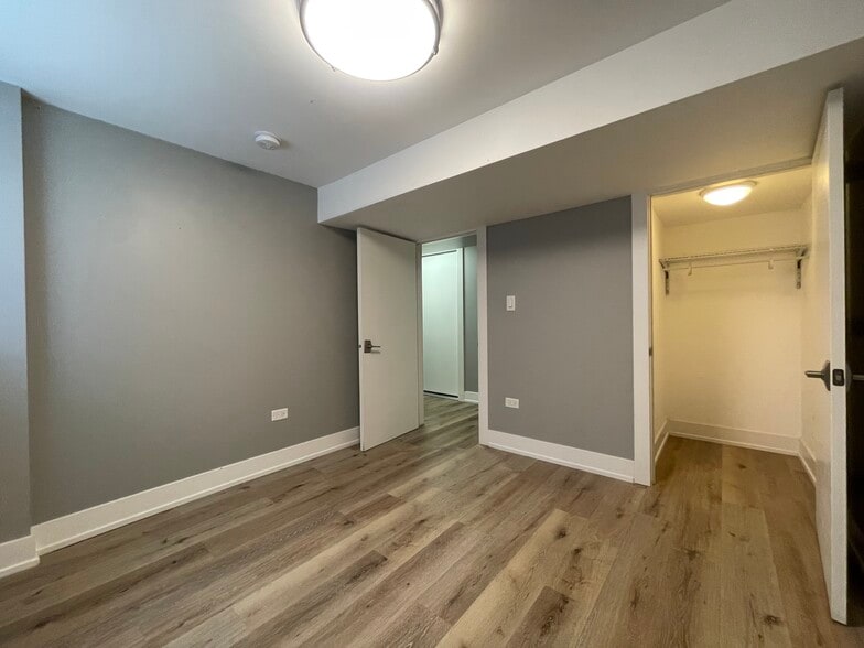 Building Photo - 2435 N 78th Ave