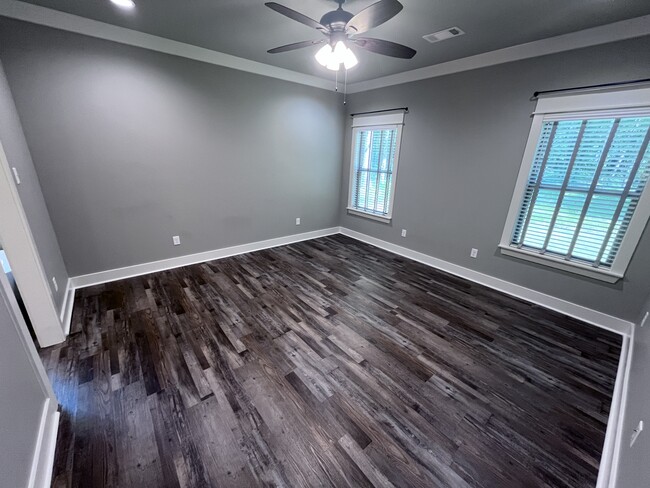 Building Photo - 206 Bridgewood Dr
