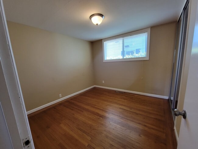 Building Photo - 738 San Simeon St