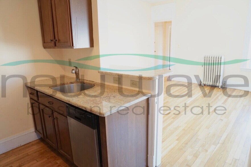 Building Photo - 1091 Boylston St