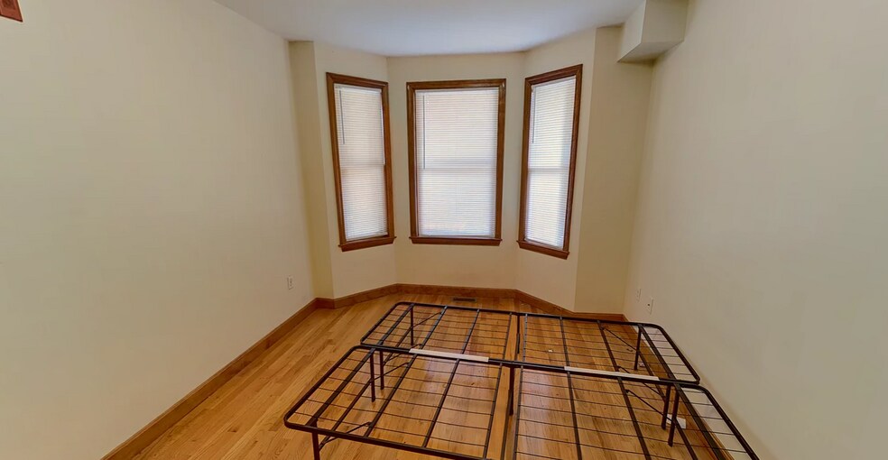 Building Photo - 112 Allston St