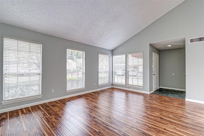 Building Photo - 7983 Kendalia Dr