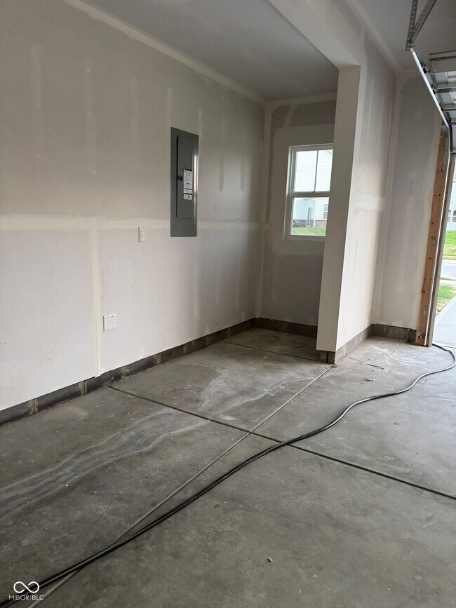Building Photo - 15322 Farrington Rd
