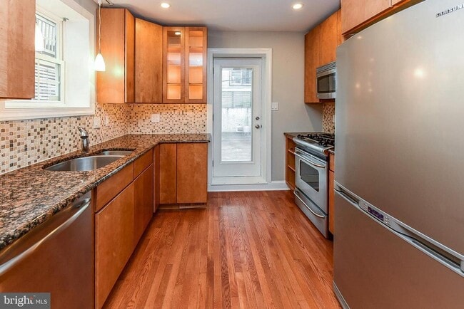 Building Photo - 2012 Carpenter St