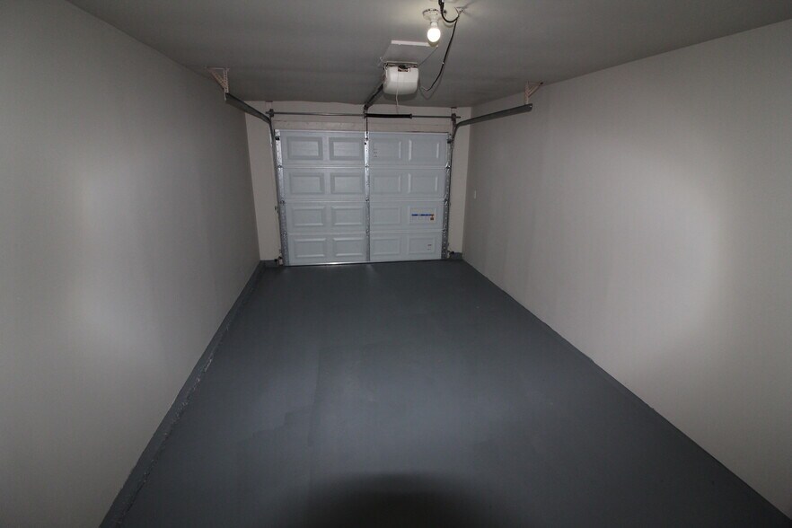 Building Photo - 7575 Bingham Ct