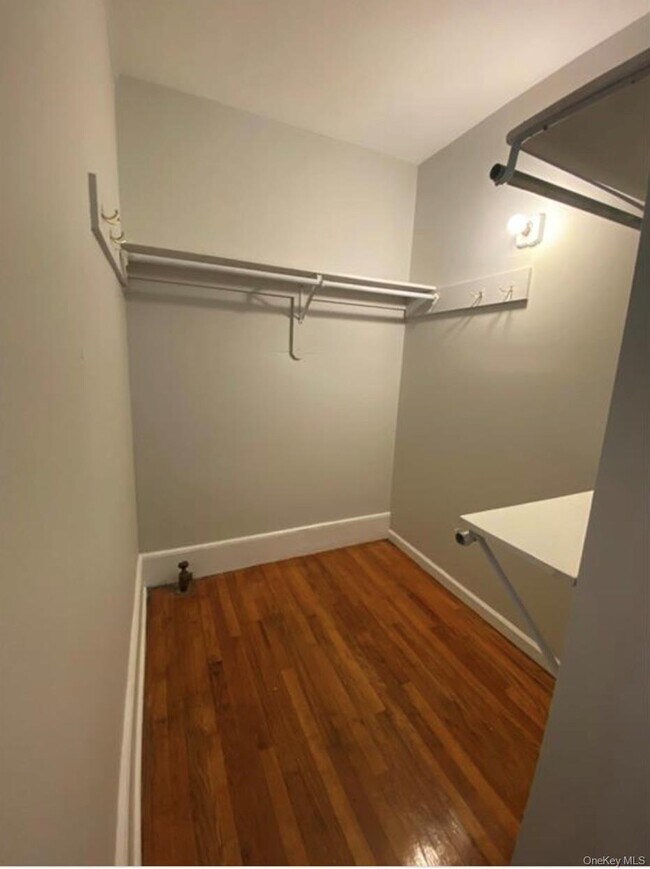 Building Photo - 464 NY-17M