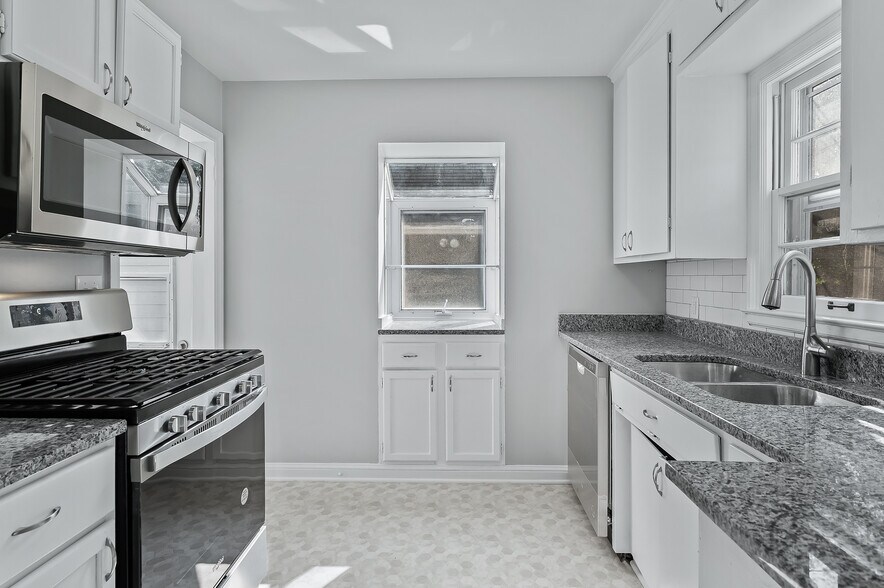 Building Photo - 6107 Bryant Ave N
