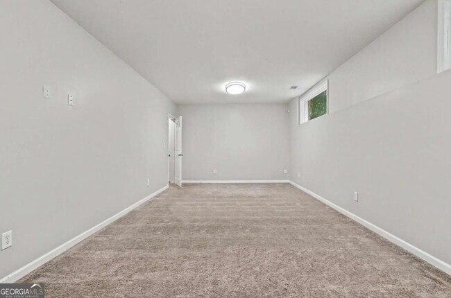 Building Photo - 205 Woodcreek Ln