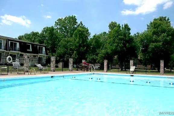 Building Photo - 139 Peppertree Dr