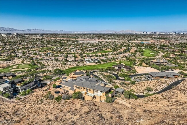 Building Photo - 5 Promontory Pointe Ln
