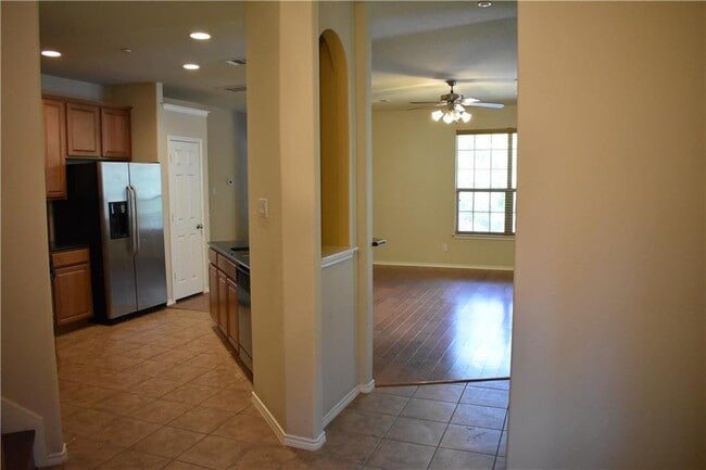 Building Photo - 1310 W Parmer Ln