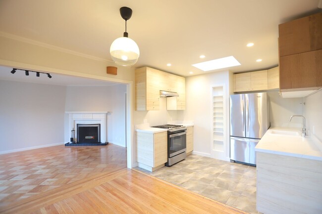 Building Photo - Glen Park: Immaculate Renovated Home 3 Bed...