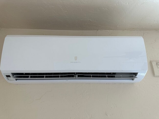 Building Photo - Great 1 Bed 1 Bath located near NMSU