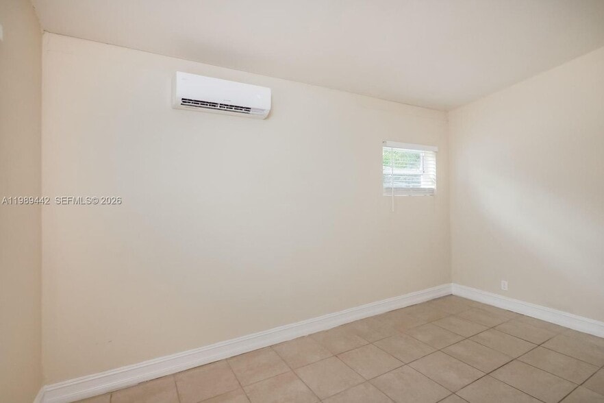 Building Photo - 1511 NE 205th Terrace