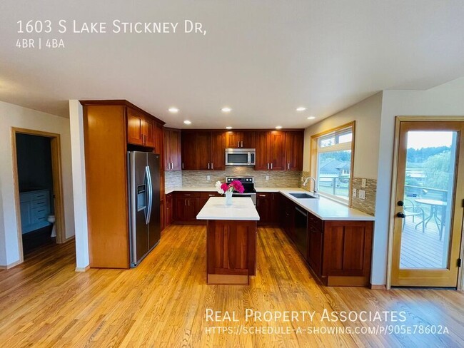 Building Photo - 1603 S Lake Stickney Dr
