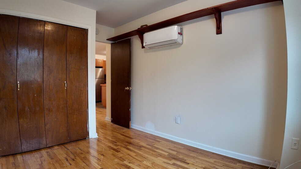 Building Photo - 420 Screvin Ave