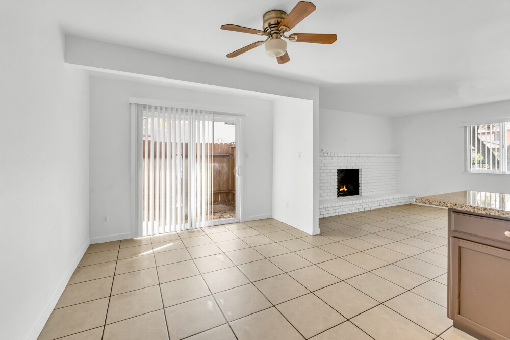 Building Photo - 812 Carro Dr