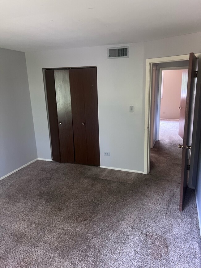 Building Photo - 642 Melrose Ln