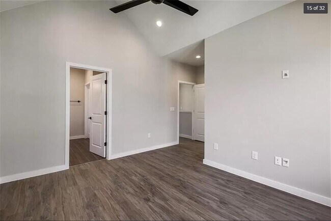 Building Photo - 3809 Valley View Rd