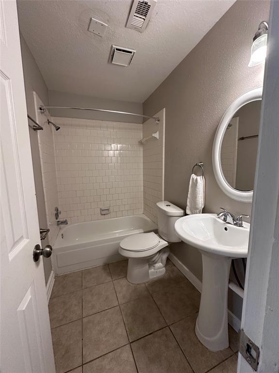 Building Photo - 5255 Beaverbrook Dr
