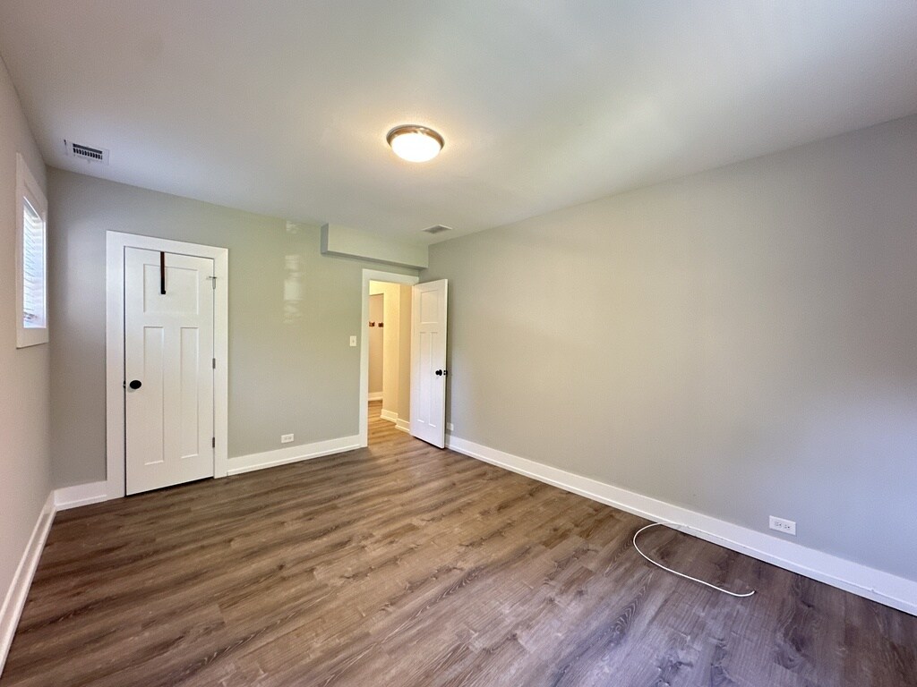 Building Photo - 1133 Maple Ave