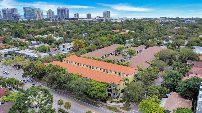 Building Photo - 3204 Bird Ave