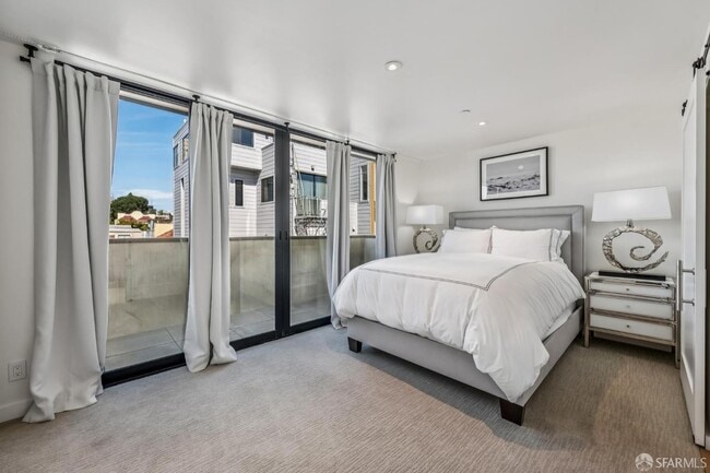 Building Photo - 312 Green St