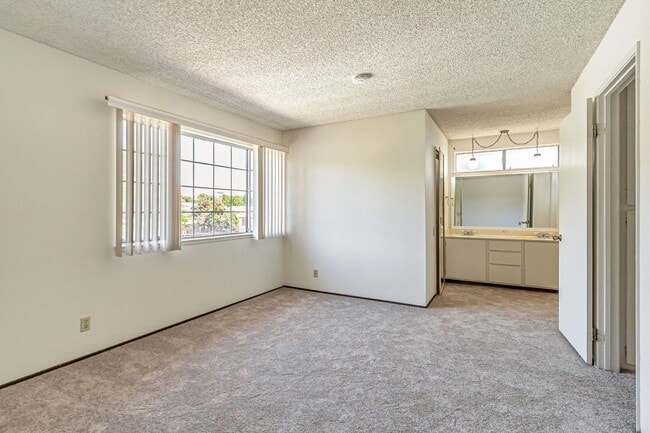 Building Photo - Spacious 4-Bedroom Home in Prime Milpitas