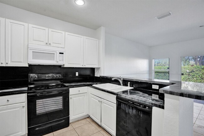 Building Photo - 3313 NW 29th Ct