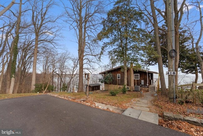 Building Photo - 418 Point Mary Cir