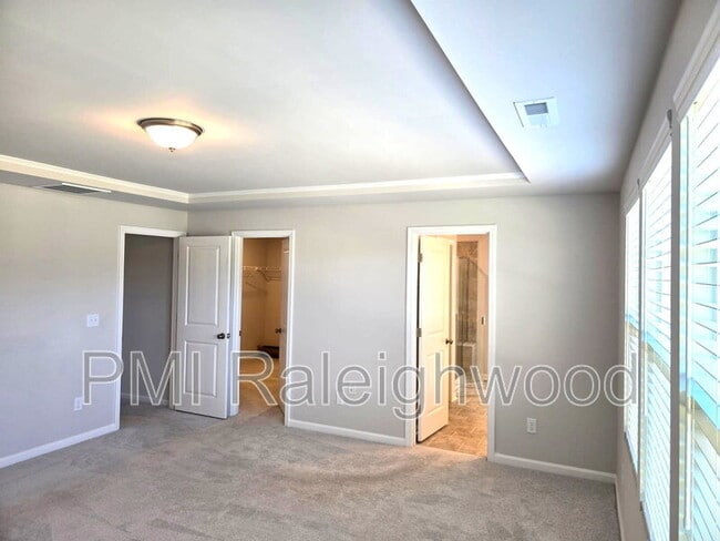 Building Photo - 1060 Maple Br Cir
