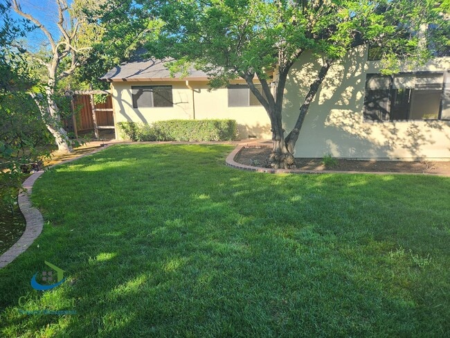 Building Photo - $6295 - Spacious 4 Bed/2 Bath Los Gatos Home with Air Conditioning/Award Winning Schools