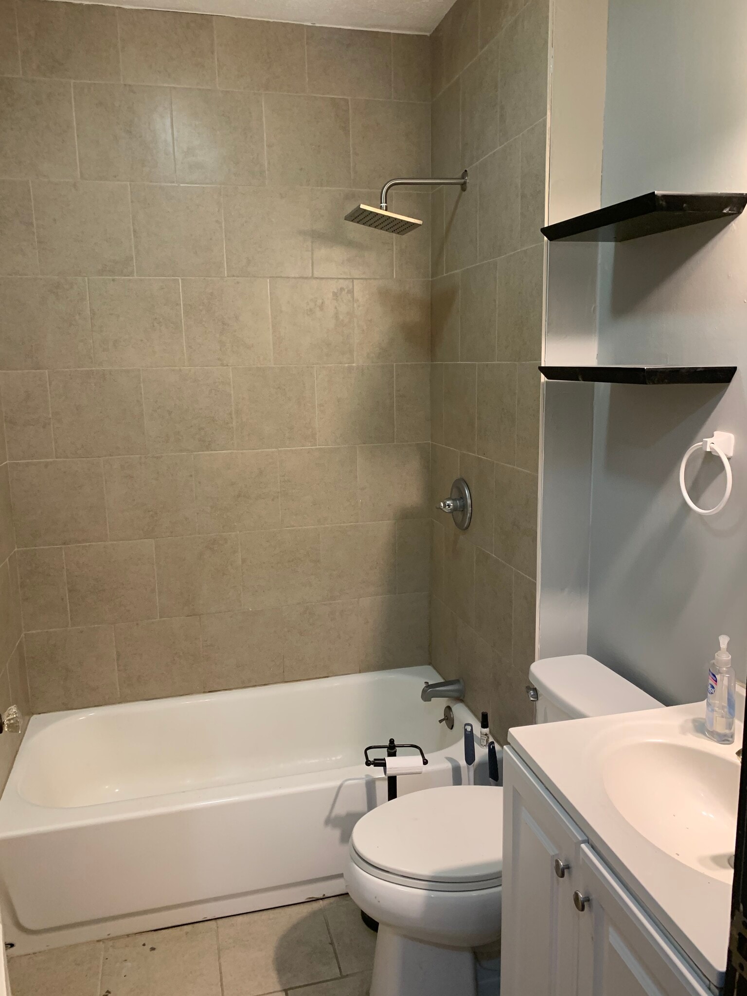 Bathroom - 709 E Oldham Ave