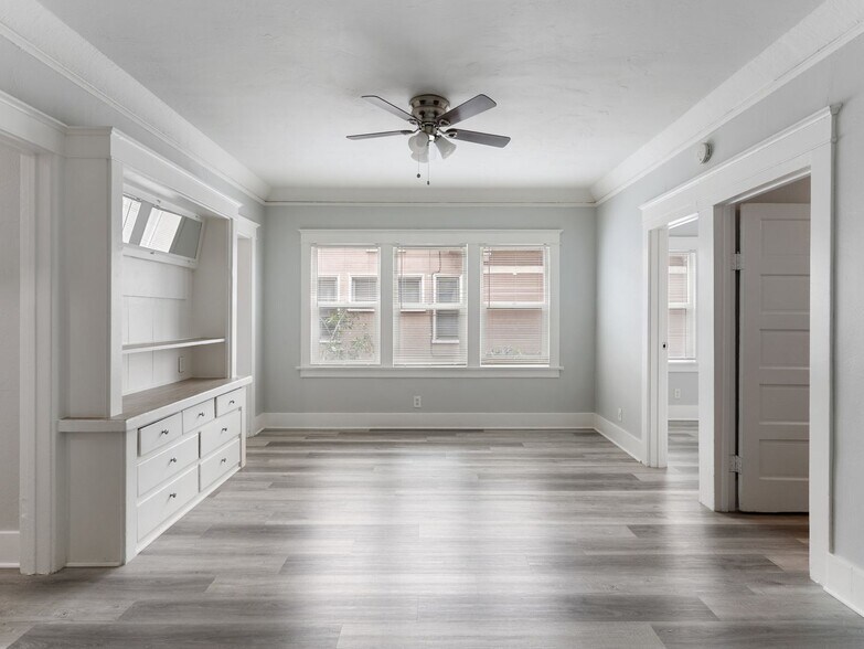 Building Photo - 736 Olive Ave