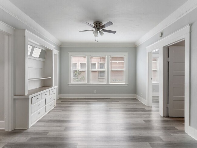 Interior Photo - 736-752 Olive Avenue
