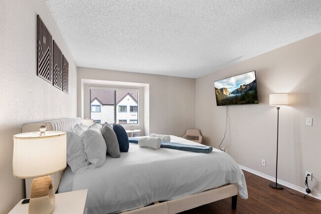 Building Photo - 6380 S Boston St