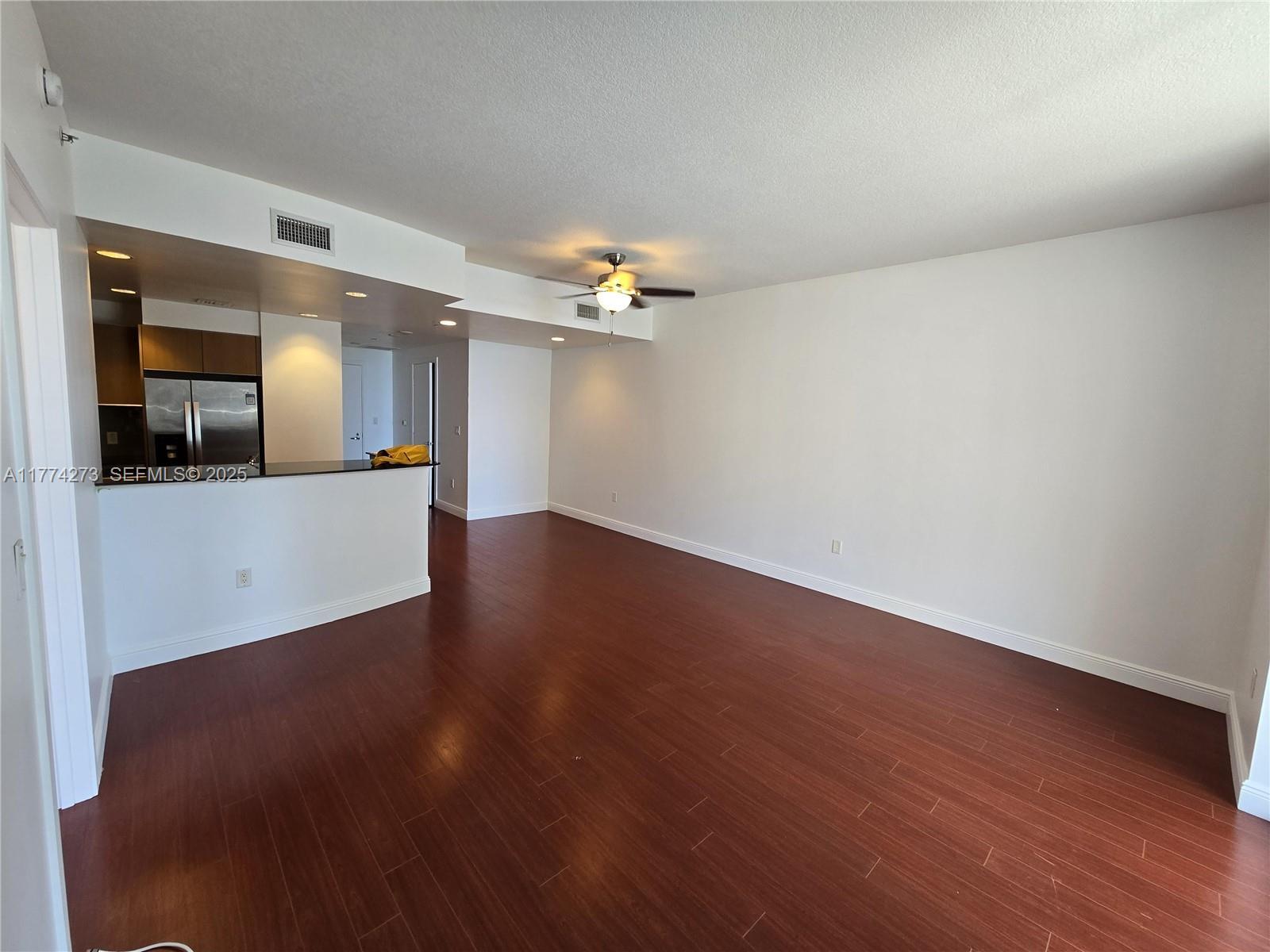 Building Photo - 1050 Brickell Ave